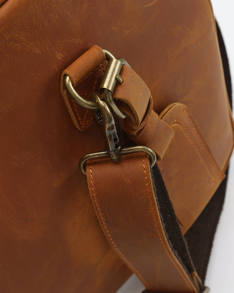 Montague Leather Holdall