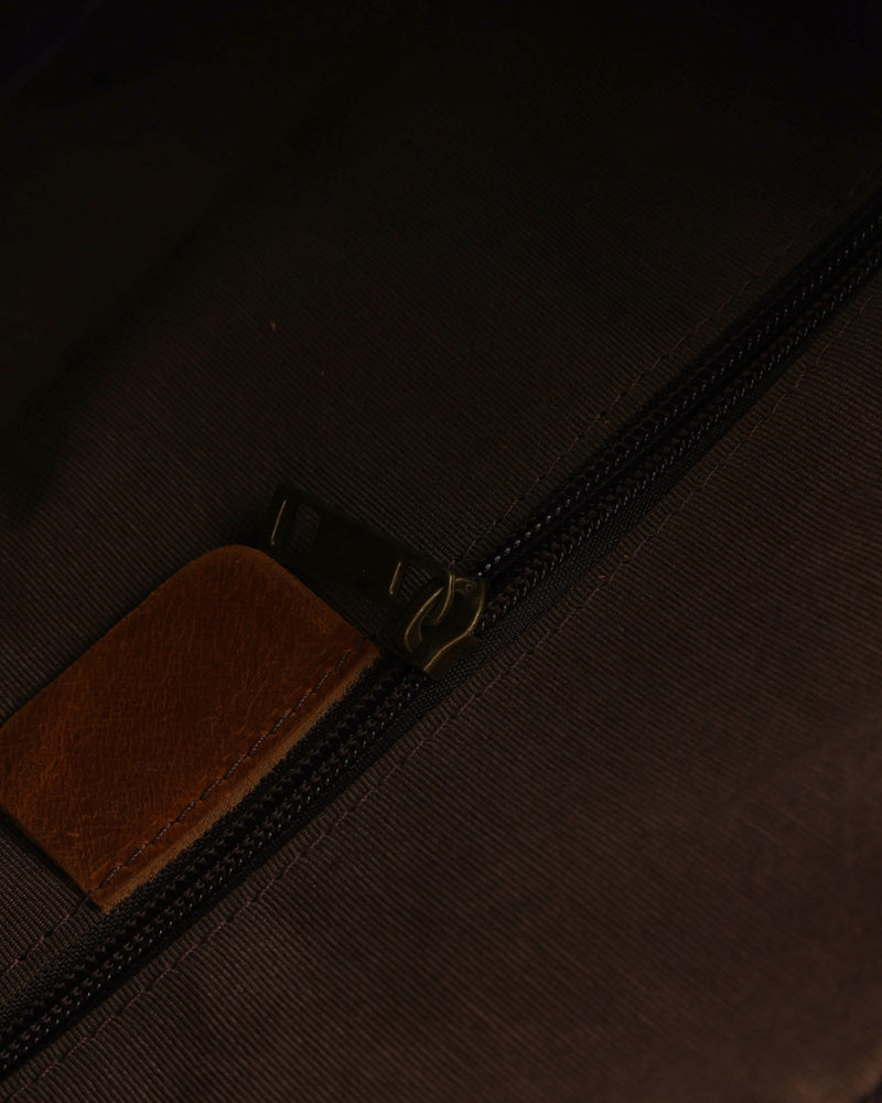 Montague Leather Holdall