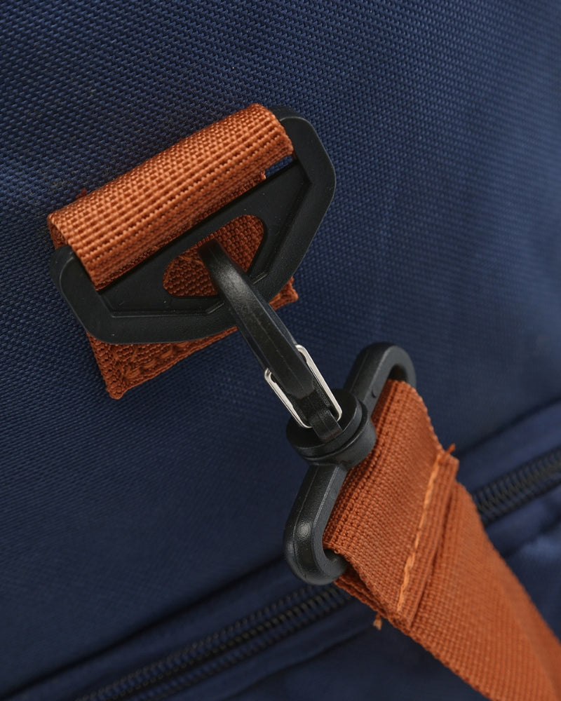 The Nova Holdall
