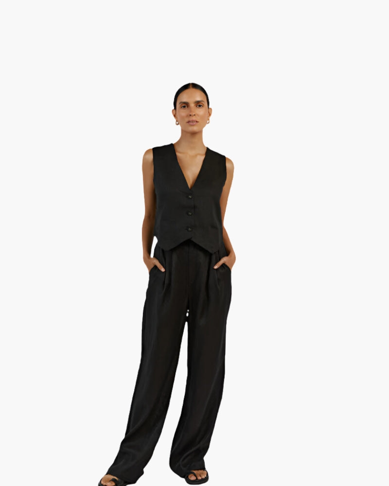 Elegant Lady - Linen Duet Ensemble