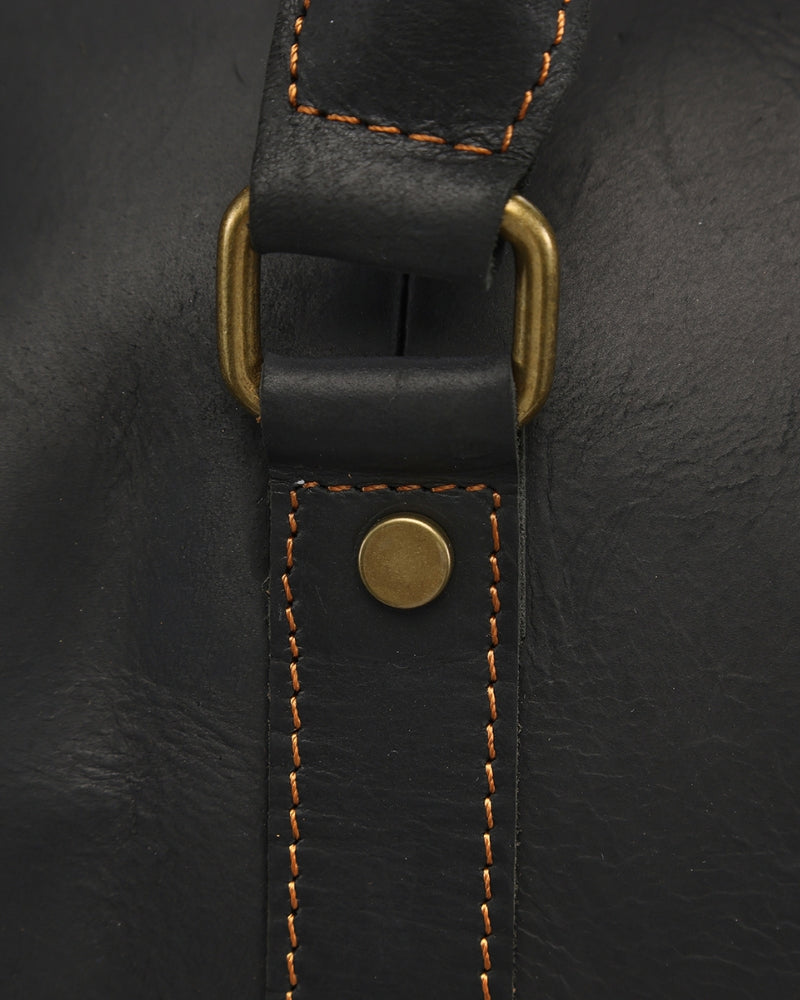 Montague Leather Holdall