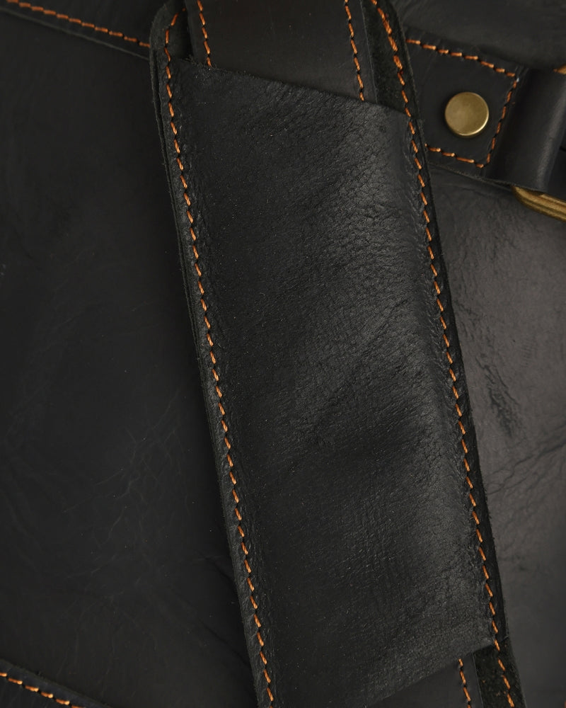 Montague Leather Holdall