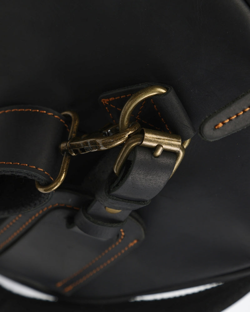 Montague Leather Holdall